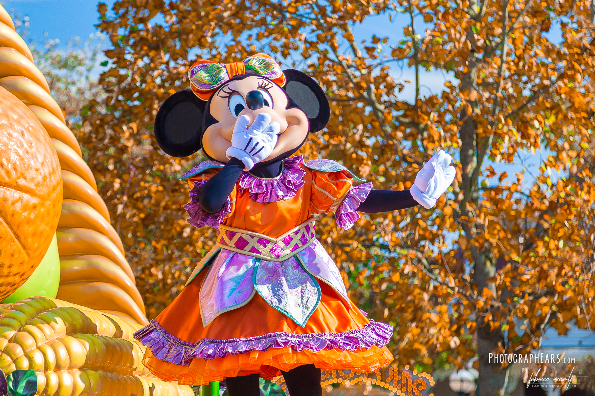 Disneyland Paris Halloween Festival 2018 - Minnie vous fait un bisou