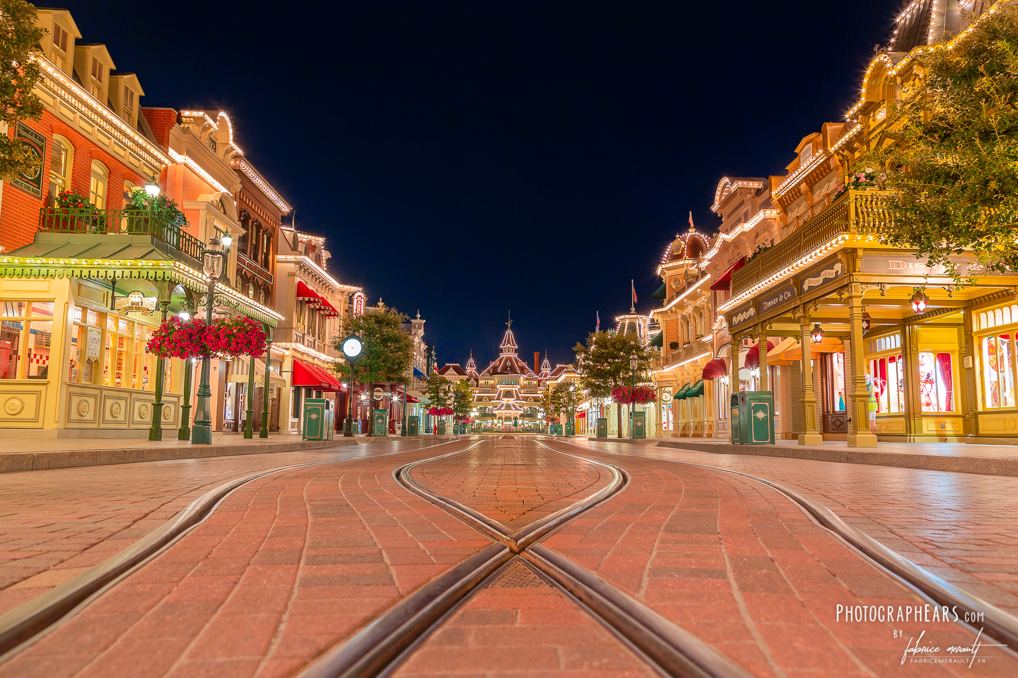 Main Street USA la nuit, vide de tous visiteur après la fermeture du parc