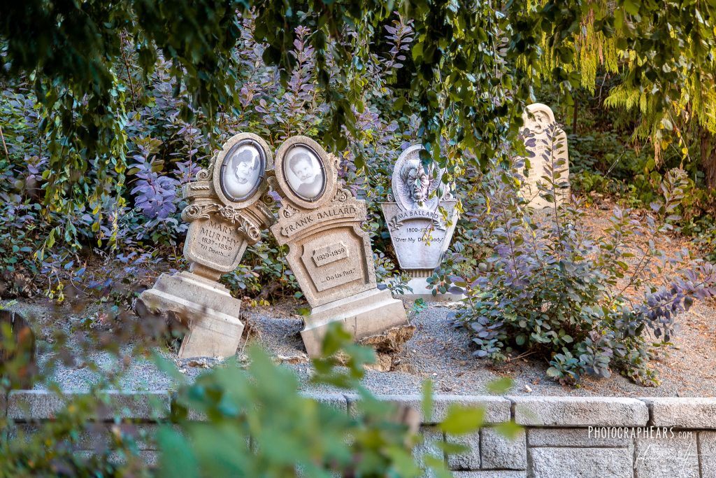 Cimetière de Phantom Manor, au couché du soleil