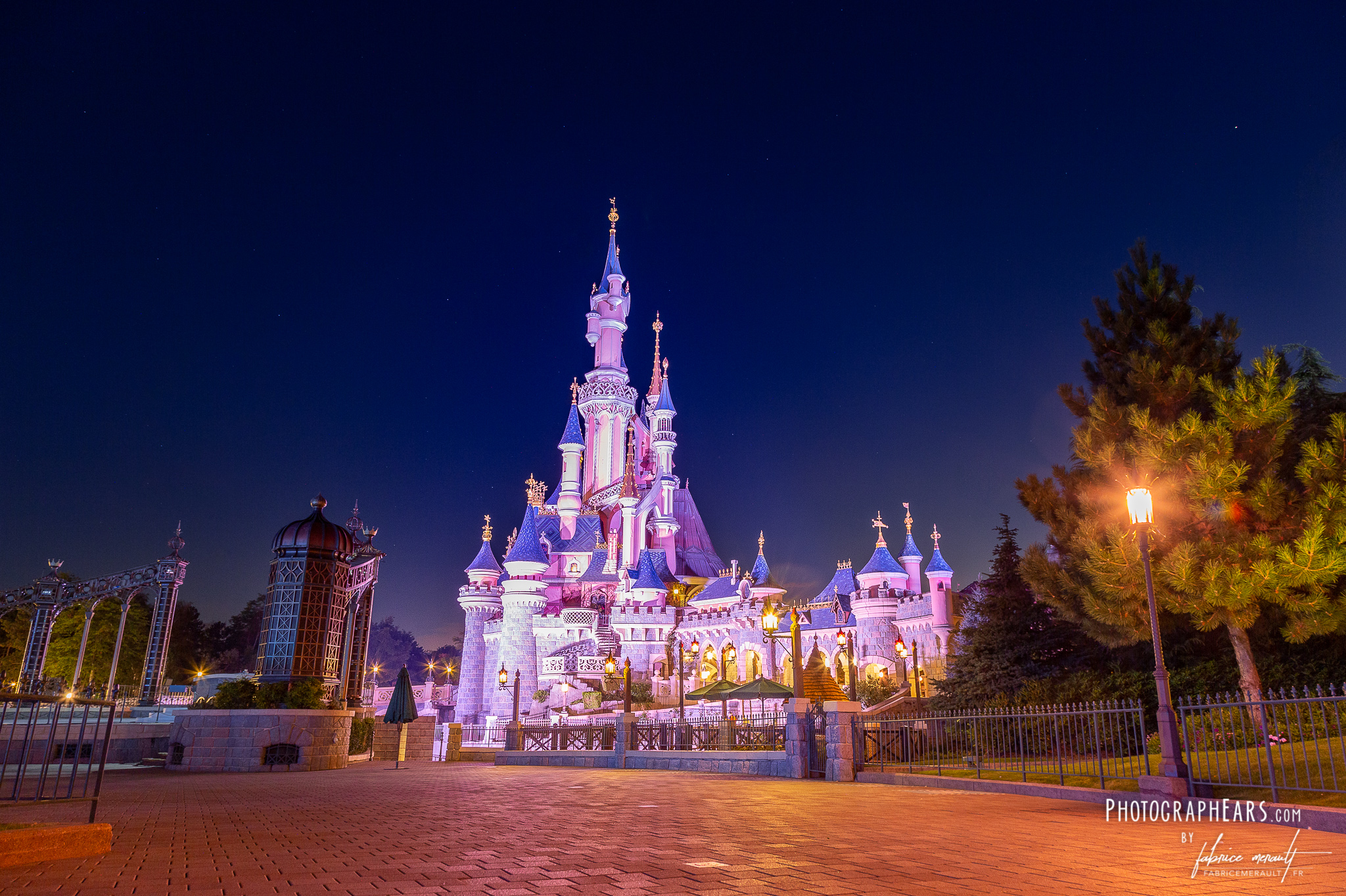 Le Château de la Belle au Bois Dormant, la nuit