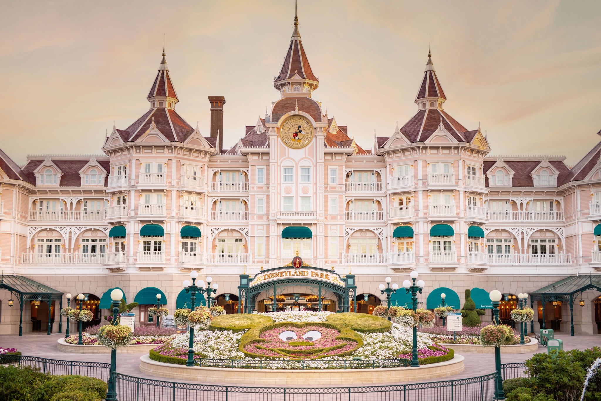 Rénovation et transformation du Disneyland Hôtel de Disneyland Paris