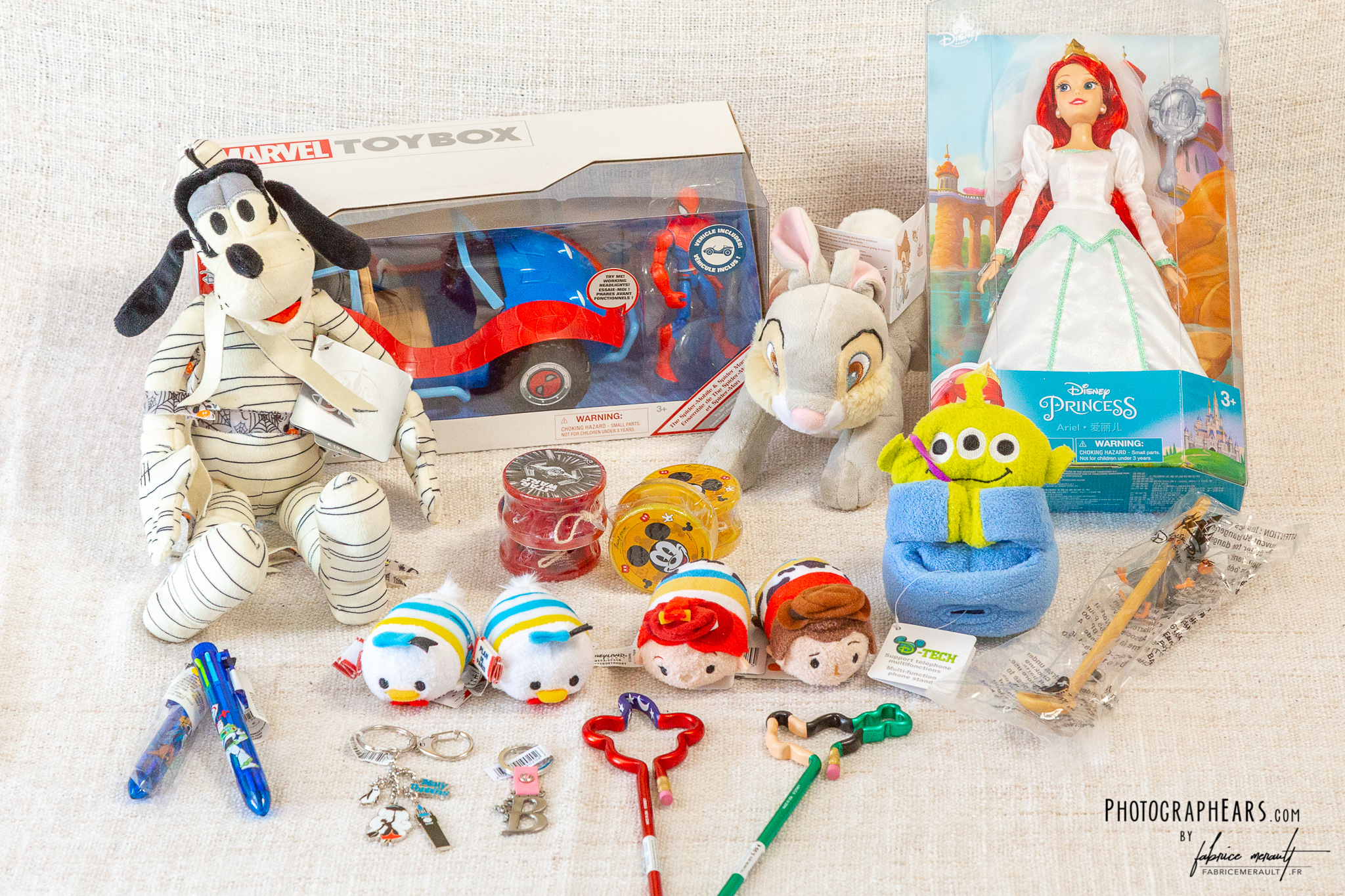 Haul — Braderie Cast Member #3 ... jouets, poupée, peluches, crayons et stylos, ...