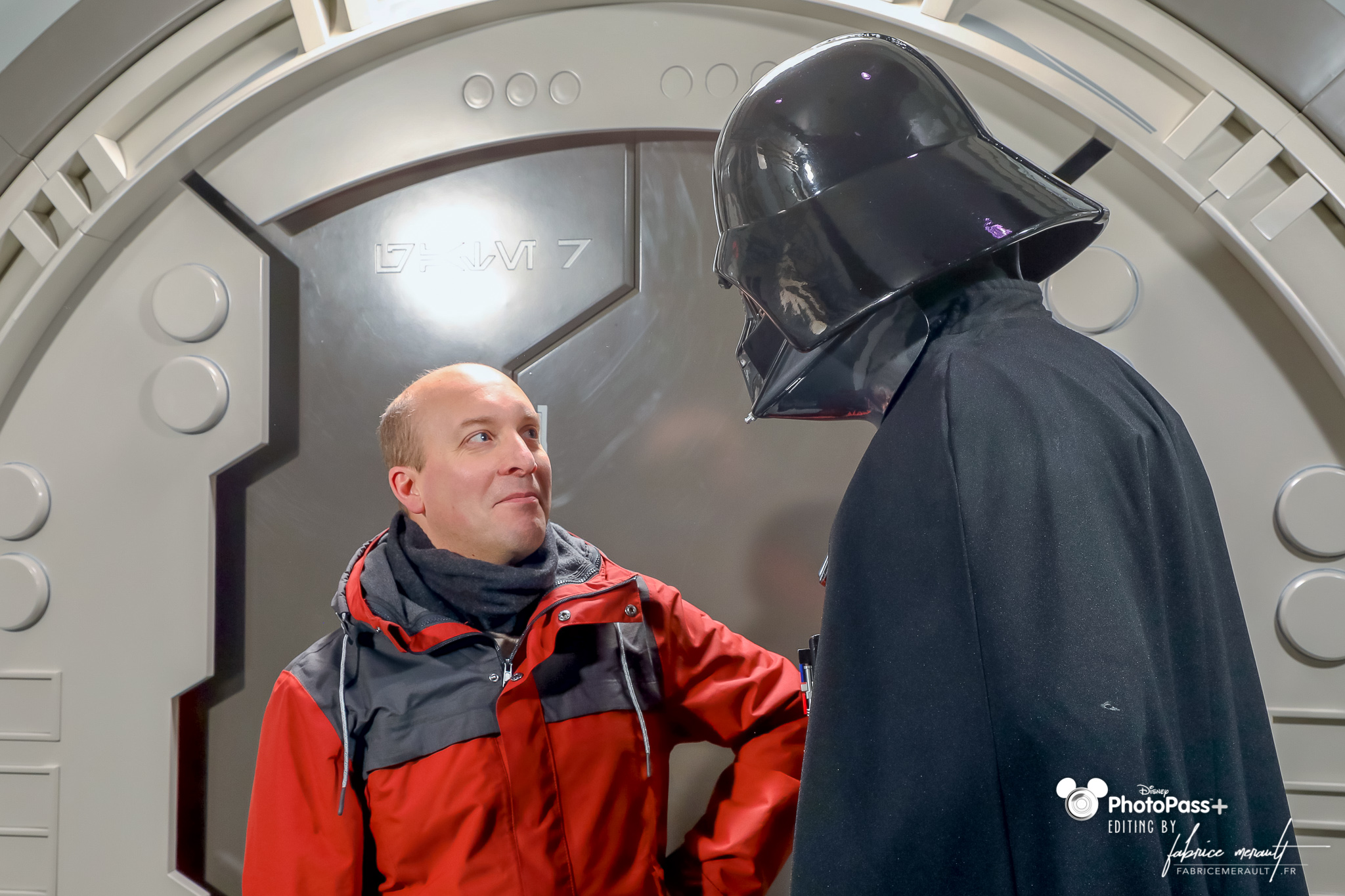 Fabrice, photographe PhotoPass à Disneyland Paris — Photo avec Dark Vador