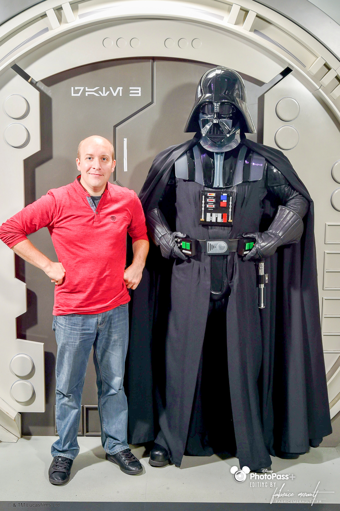 Fabrice, photographe PhotoPass à Disneyland Paris — Photo avec Dark Vador