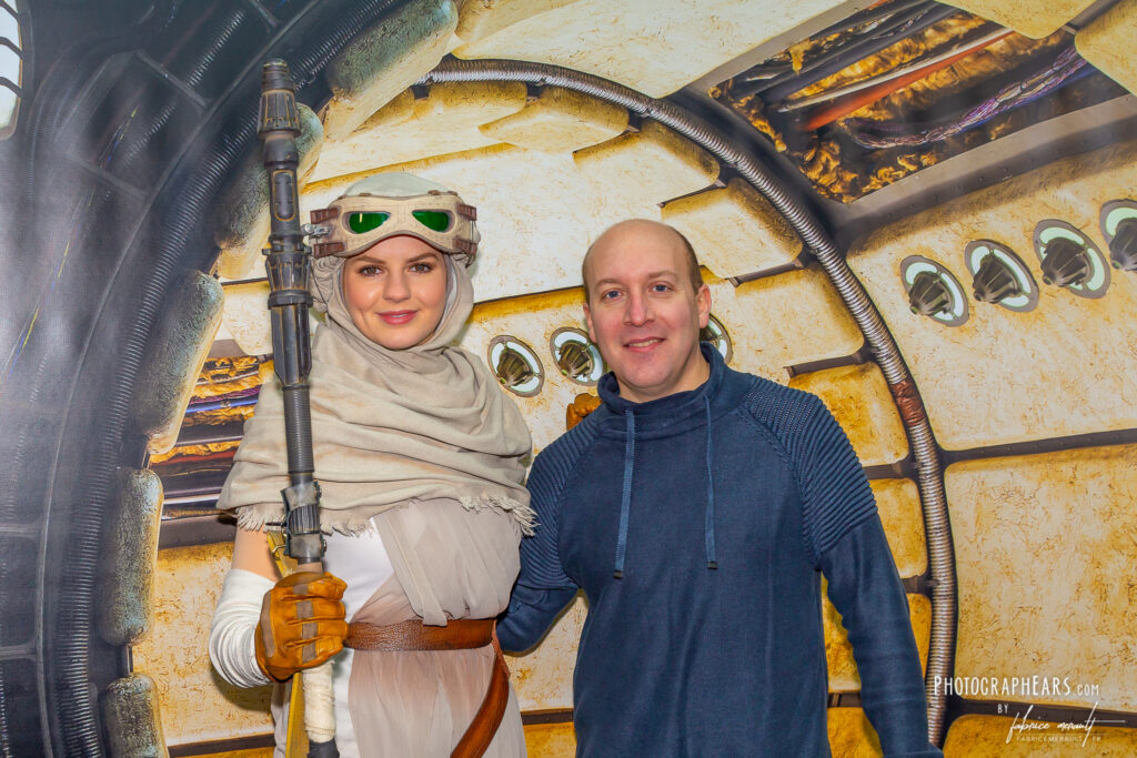 Fabrice, photographe PhotoPass à Disneyland Paris — Photo avec Rey Skywalker