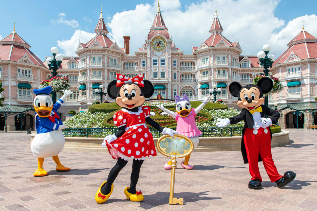 Réouverture de Disneyland Paris avec Mickey, Minnie, Donald et Daisy